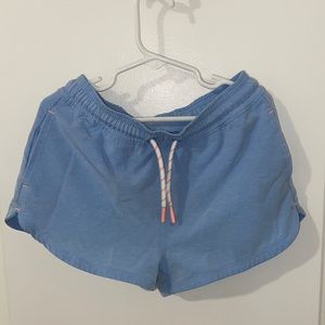 Vineyard Vines girls performance shorts